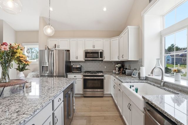 117 White Clover Trl, Plymouth, MA 02360