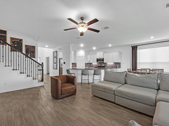 14815 Churchill Downs Avenue, Mont Belvieu, TX 77523