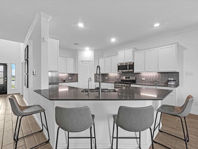 14815 Churchill Downs Avenue, Mont Belvieu, TX 77523
