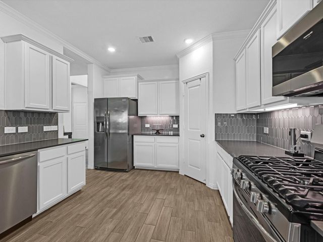 14815 Churchill Downs Avenue, Mont Belvieu, TX 77523