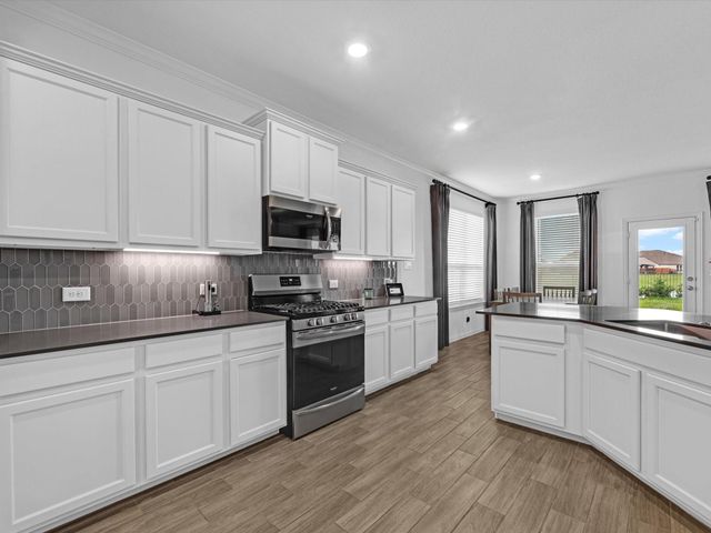 14815 Churchill Downs Avenue, Mont Belvieu, TX 77523
