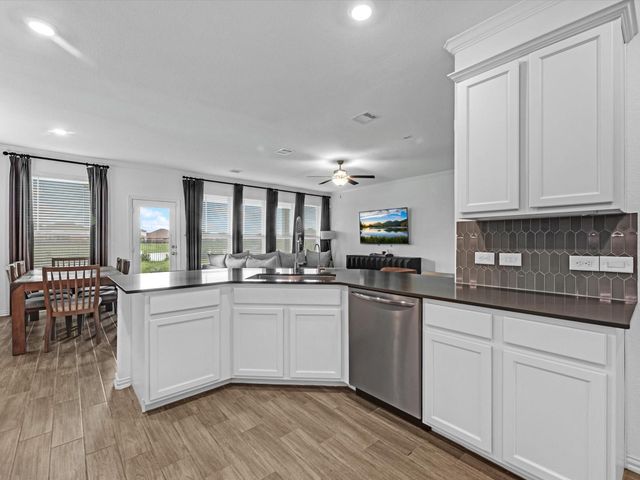 14815 Churchill Downs Avenue, Mont Belvieu, TX 77523