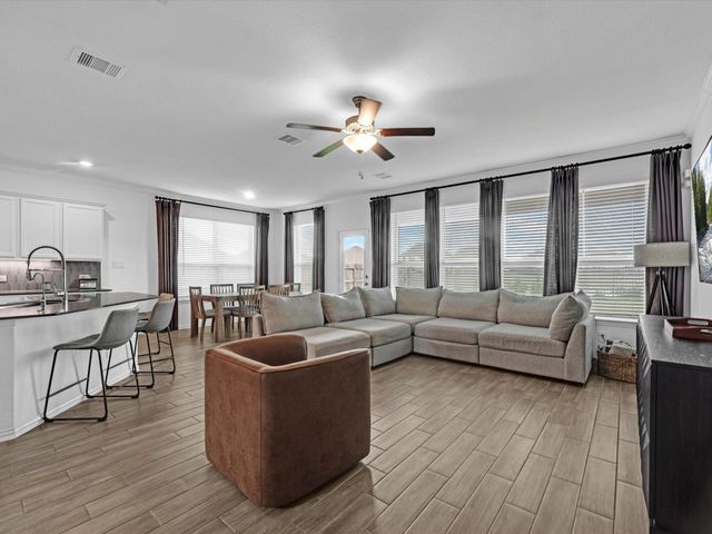 14815 Churchill Downs Avenue, Mont Belvieu, TX 77523