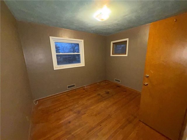 6717 W 65th Terrace, Mission, KS 66202