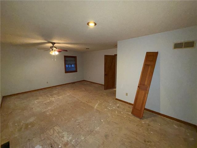 6717 W 65th Terrace, Mission, KS 66202