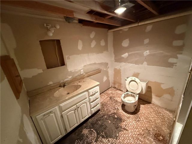 6717 W 65th Terrace, Mission, KS 66202