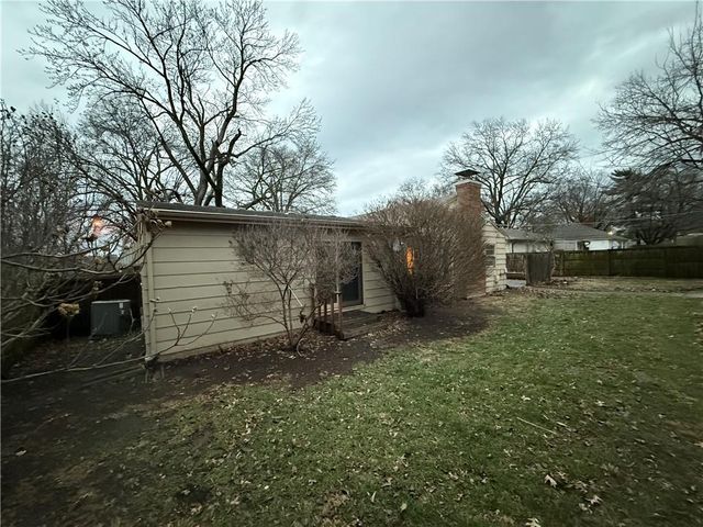 6717 W 65th Terrace, Mission, KS 66202
