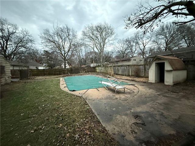 6717 W 65th Terrace, Mission, KS 66202