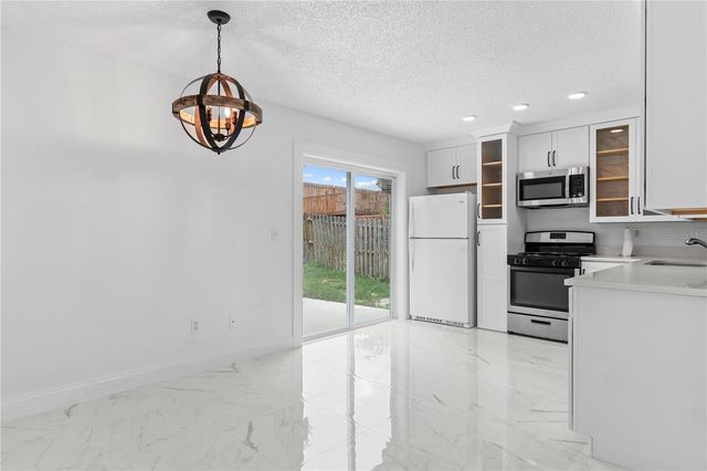 421 ROLLINS DRIVE, Davenport, FL 33837