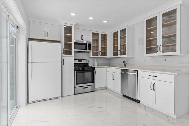 421 ROLLINS DRIVE, Davenport, FL 33837