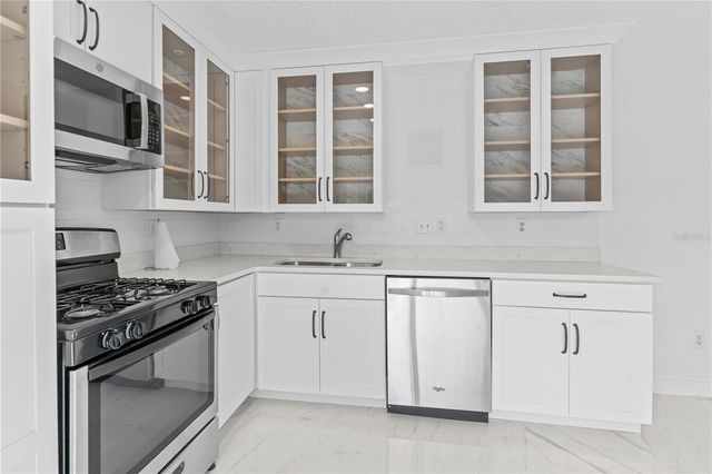 421 ROLLINS DRIVE, Davenport, FL 33837