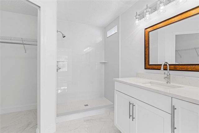 421 ROLLINS DRIVE, Davenport, FL 33837