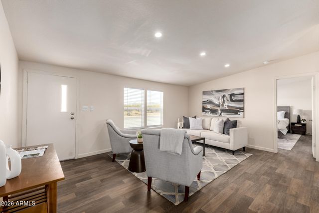 10733 N HILLSIDE Drive, Casa Grande, AZ 85122