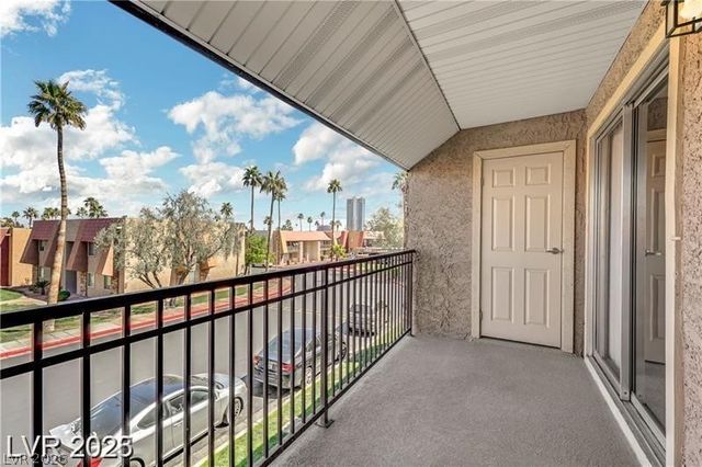 5314 River Glen Drive 288, Las Vegas, NV 89103