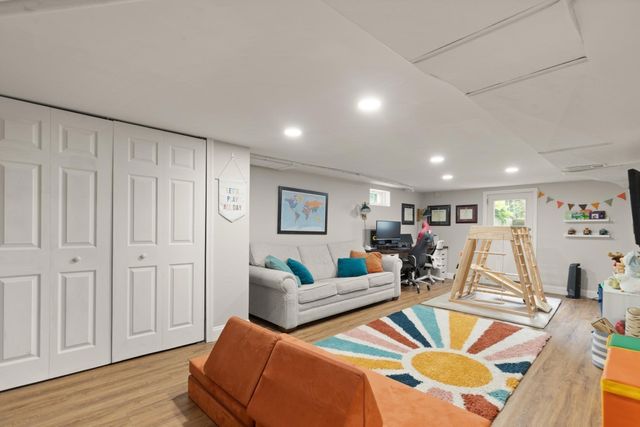 161 Dodge St, Beverly, MA 01915