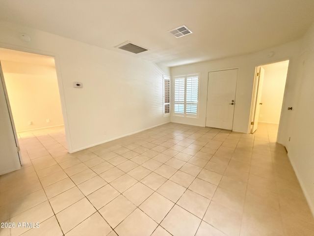 93 N Cooper Road 19, Chandler, AZ 85225