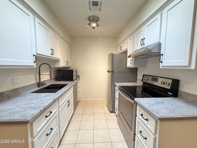 93 N Cooper Road 19, Chandler, AZ 85225