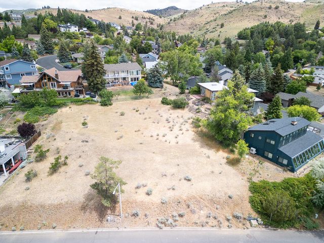 1621 Ridgecrest Drive, Klamath Falls, OR 97601