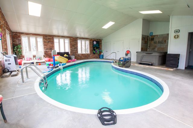 8420 Interlochen Drive, Nixa, MO 65714