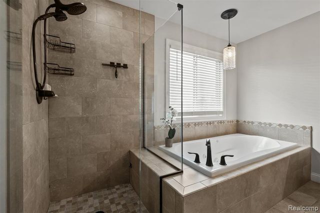 16348 Via Montella, Macomb, MI 48042