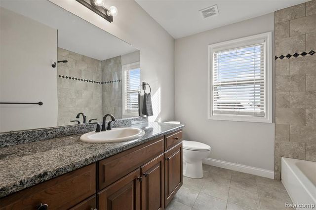 16348 Via Montella, Macomb, MI 48042