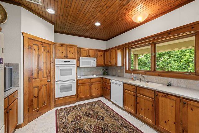 10959 Clyde Acord Road, Franklin, TX 77856