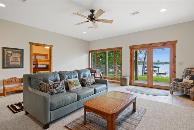 10959 Clyde Acord Road, Franklin, TX 77856