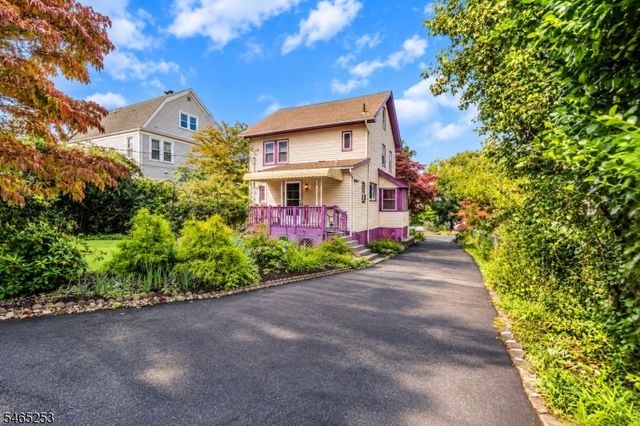 62 Riggs Pl, South Orange Village Twp., NJ 07079