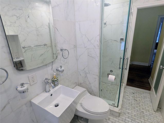 8344 Lefferts Boulevard 1F, Kew Gardens, NY 11415