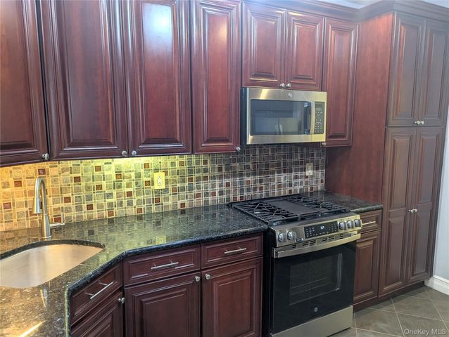 8344 Lefferts Boulevard 1F, Kew Gardens, NY 11415