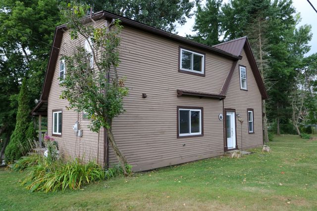 493 Perry Mills Road, Champlain, NY 12919