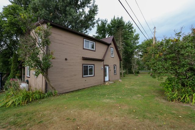 493 Perry Mills Road, Champlain, NY 12919