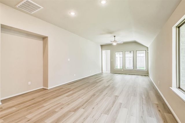 558 Sand Branch, Conroe, TX 77304