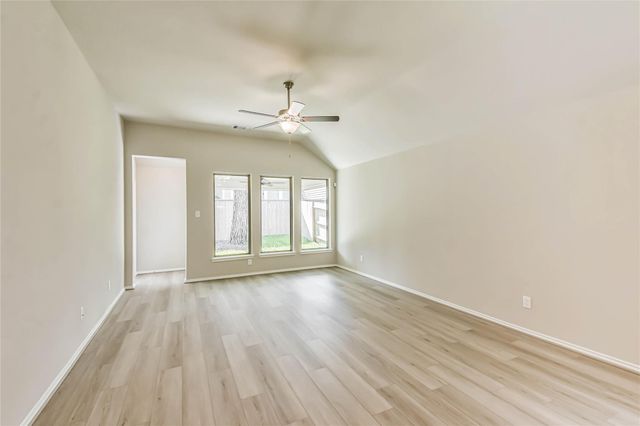 558 Sand Branch, Conroe, TX 77304