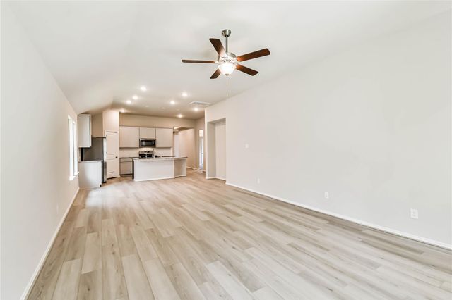 558 Sand Branch, Conroe, TX 77304