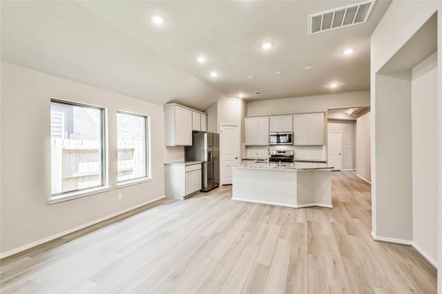 558 Sand Branch, Conroe, TX 77304
