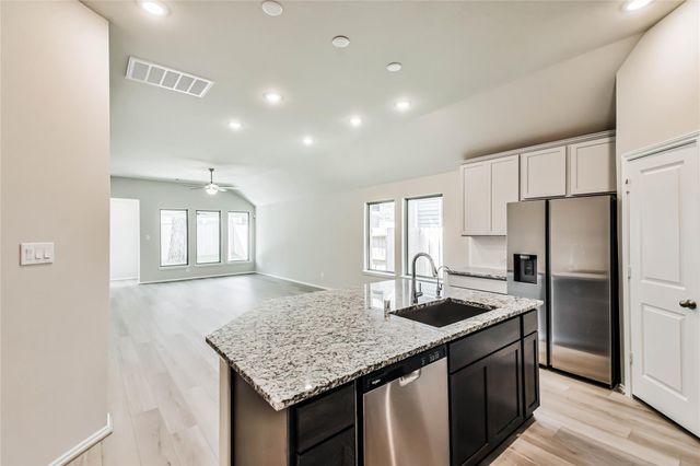 558 Sand Branch, Conroe, TX 77304
