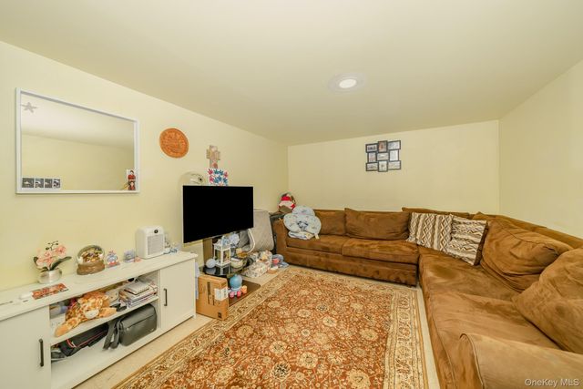 1175 Little East Neck Road, West Babylon, NY 11704