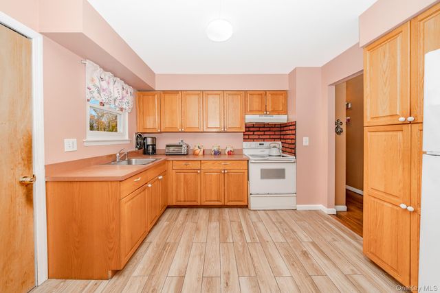 1175 Little East Neck Road, West Babylon, NY 11704