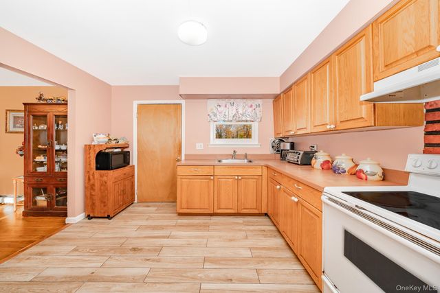 1175 Little East Neck Road, West Babylon, NY 11704