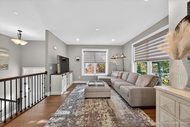 166 Third AVENUE, Fontana, WI 53125