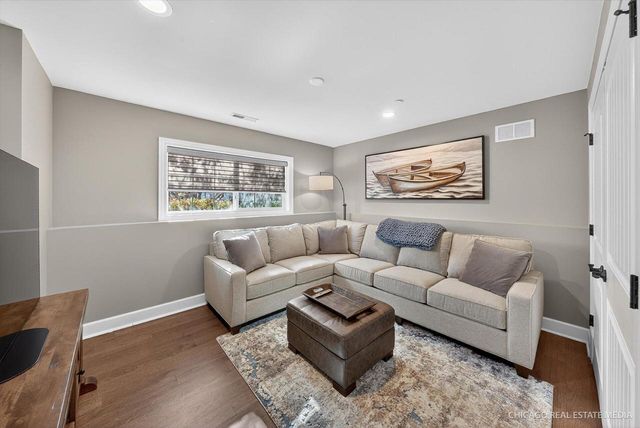 166 Third AVENUE, Fontana, WI 53125