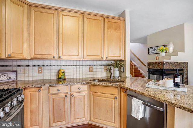 301-B CROSS GREEN ST #301-B, Gaithersburg, MD 20878