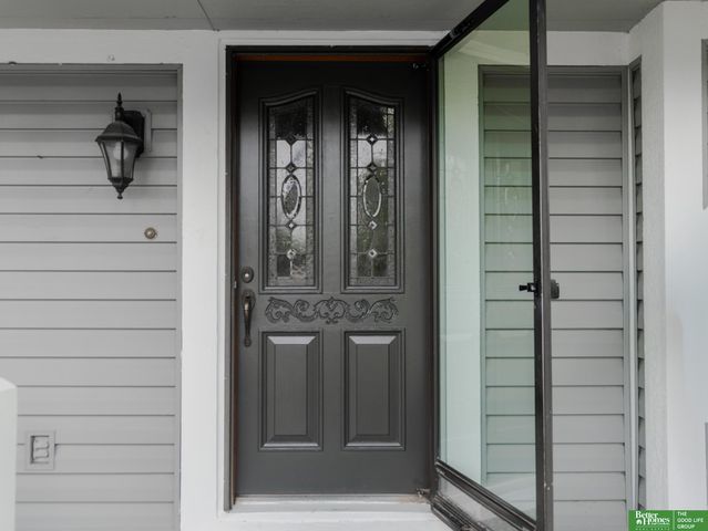 823 N 149 Street, Omaha, NE 68154