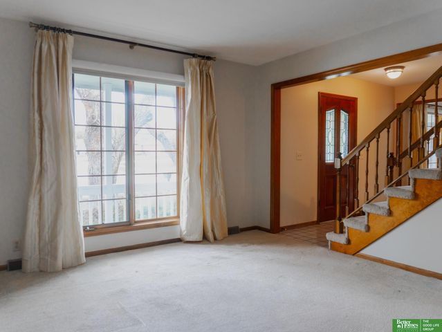 823 N 149 Street, Omaha, NE 68154