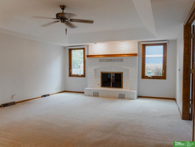 823 N 149 Street, Omaha, NE 68154