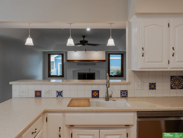 823 N 149 Street, Omaha, NE 68154