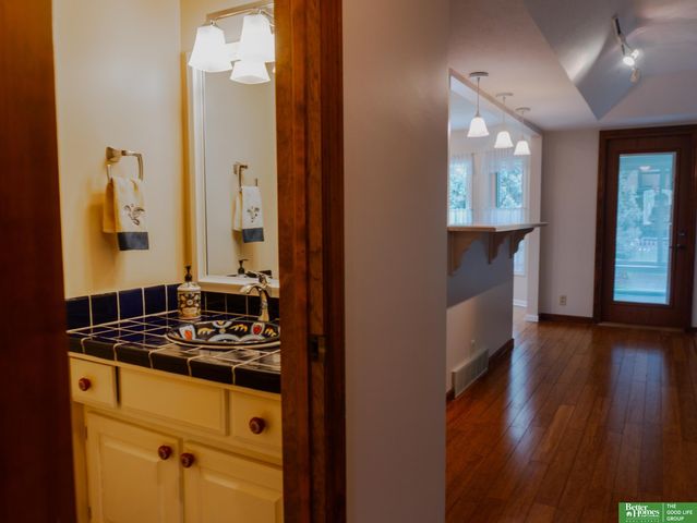 823 N 149 Street, Omaha, NE 68154