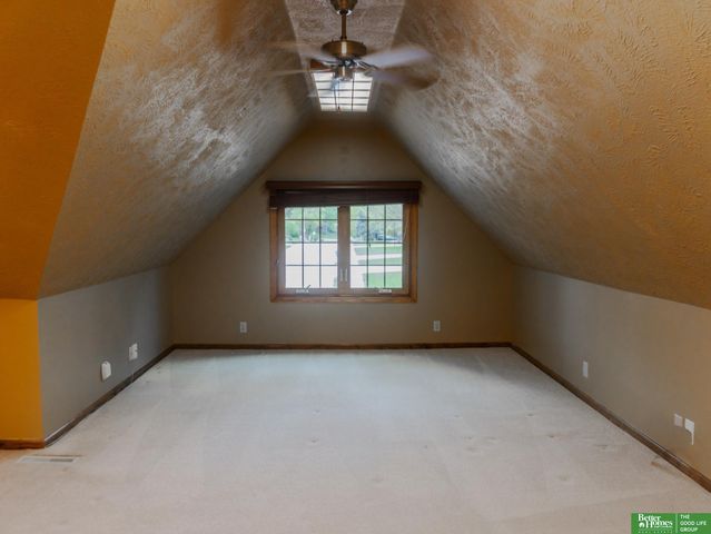 823 N 149 Street, Omaha, NE 68154