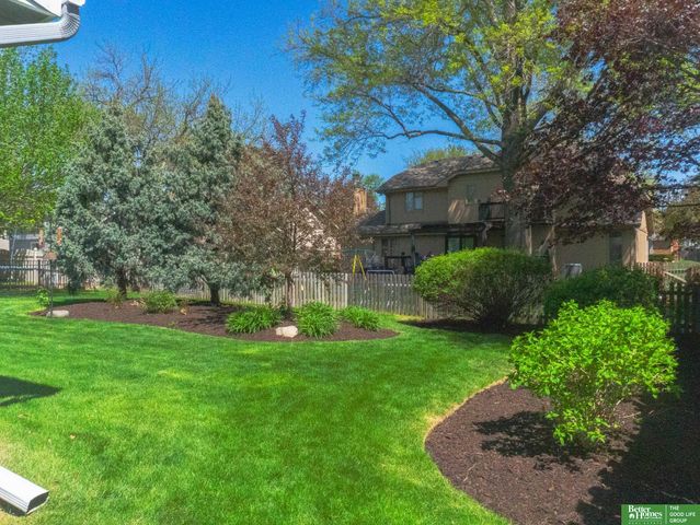 823 N 149 Street, Omaha, NE 68154